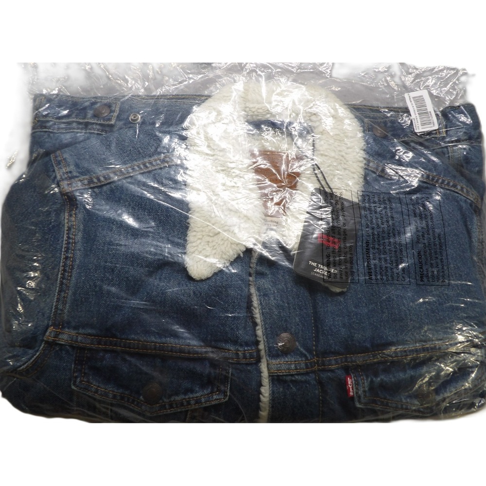 NWT Levi's Type III Sherpa Trucker Jacket Men M In The Morning Medium Wash Denim